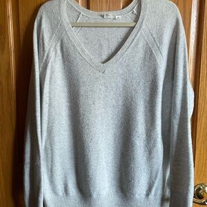 Gap size M gray sweater